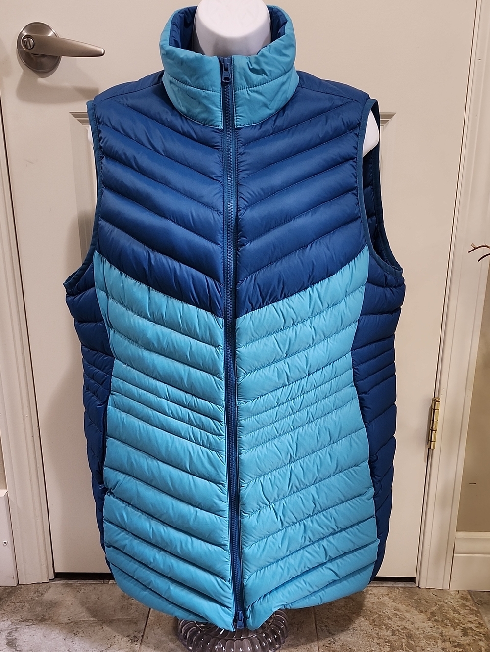 Lands’ End Women’s Large Long Down Puffer Vest Light Blue Teal Packable Quilted